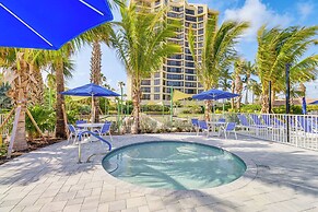 Condo w/ Patio & Resort Amenities in Fort Pierce!