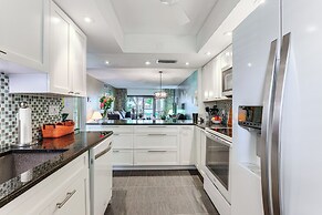 Condo w/ Patio & Resort Amenities in Fort Pierce!