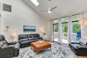 Keowee Key Condo w/ Lake Access & Community Pools!