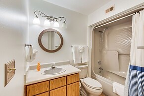 Keowee Key Condo w/ Lake Access & Community Pools!