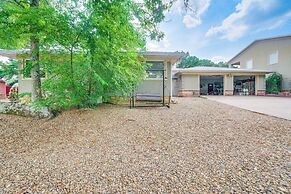 Broken Bow Escape w/ Mountain Views & Pool Access!