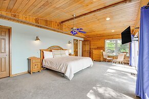 Broken Bow Escape w/ Mountain Views & Pool Access!