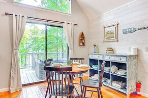Lakefront Murphy Getaway w/ Deck, Dock & Kayaks!