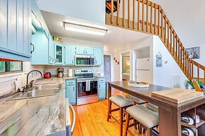 Lakefront Murphy Getaway w/ Deck, Dock & Kayaks!