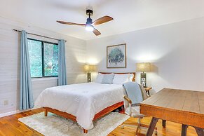 Lakefront Murphy Getaway w/ Deck, Dock & Kayaks!