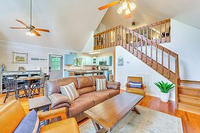 Lakefront Murphy Getaway w/ Deck, Dock & Kayaks!