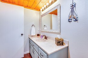 Lakefront Murphy Getaway w/ Deck, Dock & Kayaks!