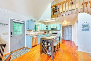 Lakefront Murphy Getaway w/ Deck, Dock & Kayaks!