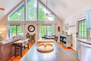 Lakefront Murphy Getaway w/ Deck, Dock & Kayaks!