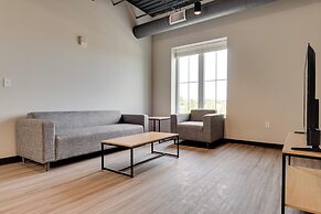 Bloomington Apartment - Walk to IU Campus & Mall!