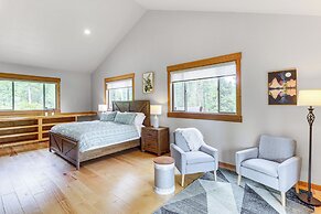 Home Near Glacier National Park w/ Hot Tub & Deck!