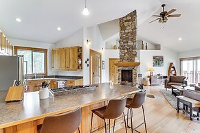 Home Near Glacier National Park w/ Hot Tub & Deck!