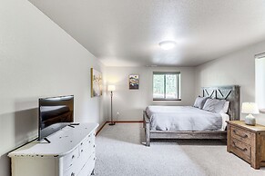 Home Near Glacier National Park w/ Hot Tub & Deck!