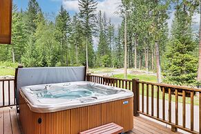 Home Near Glacier National Park w/ Hot Tub & Deck!