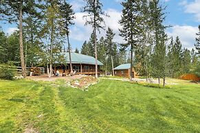 Home Near Glacier National Park w/ Hot Tub & Deck!