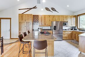 Home Near Glacier National Park w/ Hot Tub & Deck!