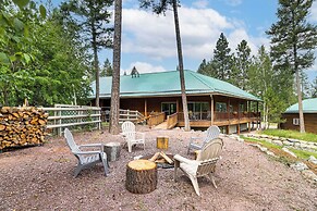 Home Near Glacier National Park w/ Hot Tub & Deck!