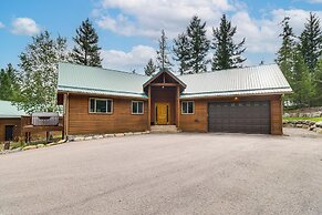 Home Near Glacier National Park w/ Hot Tub & Deck!