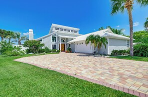 Boat Dock & Pool: Bayfront Crystal River Home