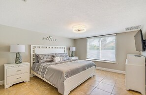 Boat Dock & Pool: Bayfront Crystal River Home