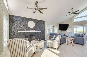 Boat Dock & Pool: Bayfront Crystal River Home