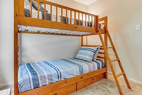 Indianapolis Home w/ Fire Pit & On-site Fishing!