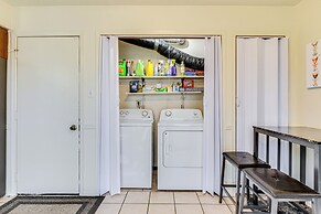 Indianapolis Home w/ Fire Pit & On-site Fishing!