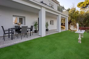 Ninemia Seaview by Estia