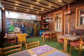 April Story Apart Hotel