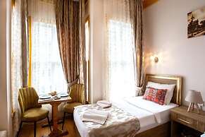 April Story Apart Hotel