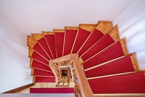 April Story Apart Hotel