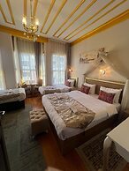 April Story Apart Hotel