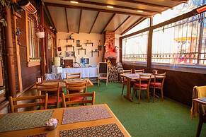 April Story Apart Hotel