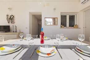 2317 Villa Rose by Barbarhouse