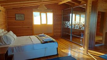 Wooden Villa w Private Garden Orchard -room w AC
