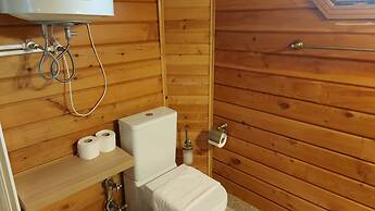 Wooden Villa w Private Garden Orchard -room w AC