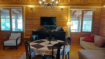 Wooden Villa w Private Garden Orchard -room w AC