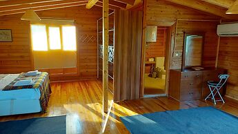 Wooden Villa w Private Garden Orchard -room w AC