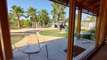 Wooden Villa w Private Garden Orchard -room w AC