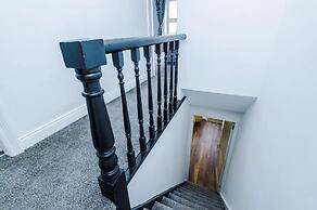 Beautiful 2bed House Near Pinderfield Hospital