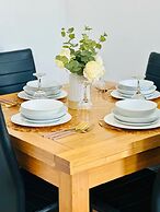 Beautiful 2bed House Near Pinderfield Hospital