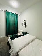 Beautiful 2bed House Near Pinderfield Hospital