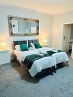 Beautiful 2bed House Near Pinderfield Hospital