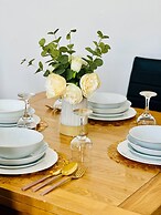 Beautiful 2bed House Near Pinderfield Hospital