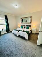 Beautiful 2bed House Near Pinderfield Hospital