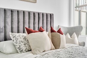 ModernHaus Autograph Collection