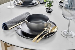 ModernHaus Autograph Collection