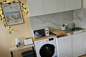 Cozy Flat in Cockfosters Close to the Underground