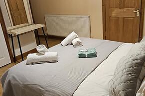 Cockfosters - Apartment - Sleeps 3 - Near Underground