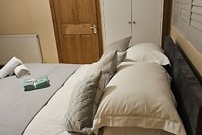 Cockfosters - Apartment - Sleeps 3 - Near Underground